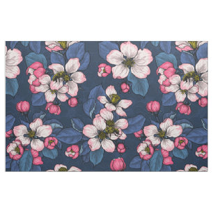 Tissu Pomme fleurit sur un bleu foncé