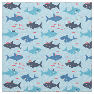 Tissu requins cool avec casquettes pirates sur bleu clai
