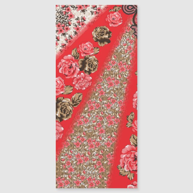 Tissu rouge éclatant avec floral complexe et (Devant)