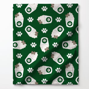 Tissu Tasse de chiot et pattes sur fond vert
