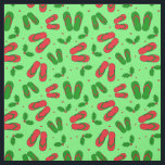 Tissu Tropical Christmas Beach Flip Flops et Holly<br><div class="desc">Célébrez vos fêtes de Noël de plage en juillet avec style avec ce tissu vert funky modelé de tongs rouges et verts,  et saint et baies festives</div>