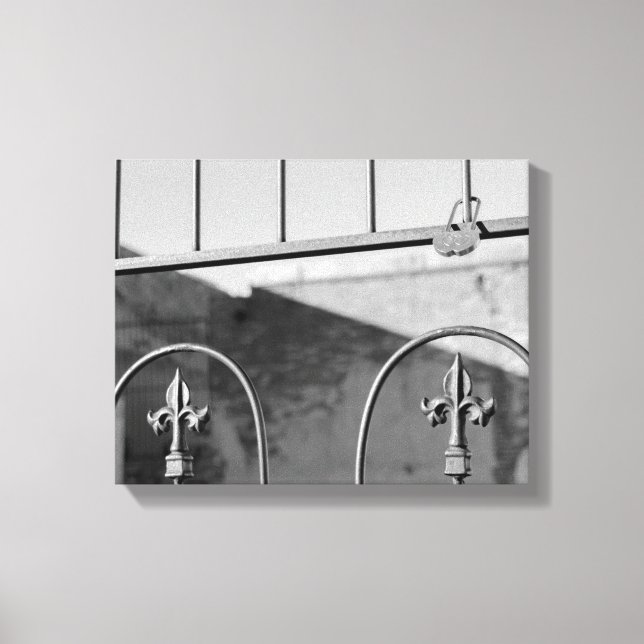 Toile 6067-Locks sur clôture (Recto)