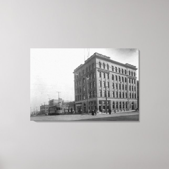 Toile Au coin de l'avenue Hewitt (Recto)