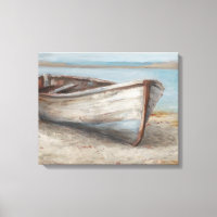 Bateau blanchi à la chaux sur la rive