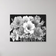 Bouquet de fleurs épanouies en N&B sur un mur
