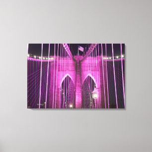 Toile Brooklyn Bridge Lit Purple