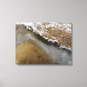 Toile Brume le long des montagnes de l'Himalaya