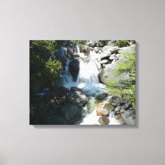 Toile Cascade Falls dans le parc national de Yosemite