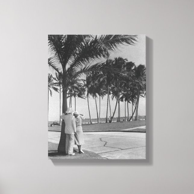 Toile Couple debout sous l'arbre (Recto)