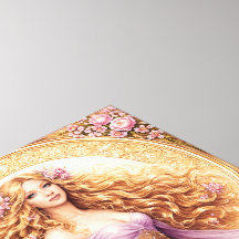 Dame aux cheveux dorés fluides en robe près des fl