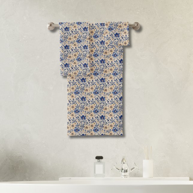 Toile de chinoiserie bleue beige aquarelle florale (Blue Beige Chinoiserie Toile Watercolor Floral Bath Towel Set. Bridal Shower Wedding Gift)