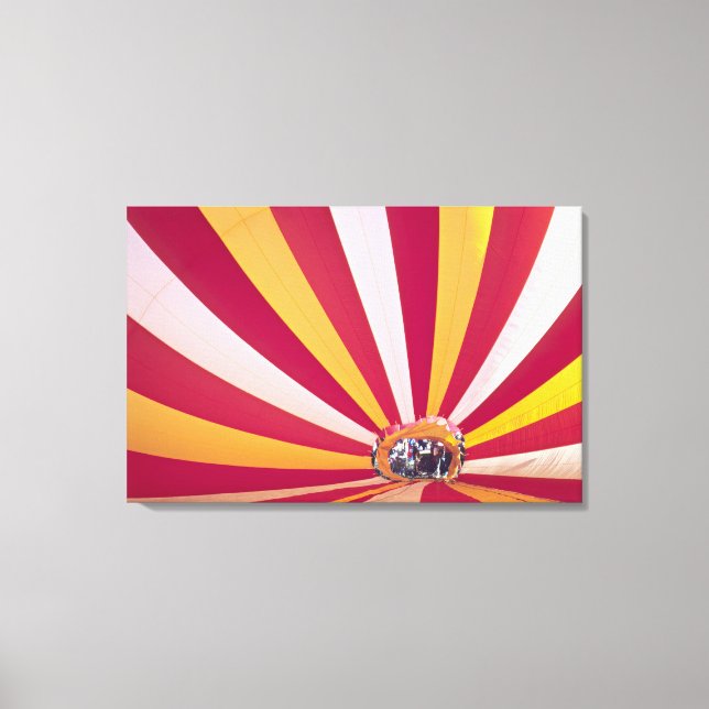 Toile Des gens qui remplissent une montgolfière, Fort Co (Recto)