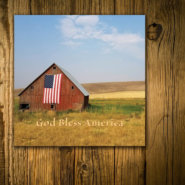 TOILE DIEU BLESS AMERICA BARN DRAPEAU ET CHAMPS (Créateur téléchargé)
