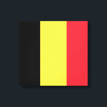 Toile Drapeau belge<br><div class="desc">Ce dessin présente le drapeau national de la Belgique (officiellement le Royaume de Belgique), qui est un pays d'Europe occidentale. La Belgique est bordée par la Pays-Bas au nord, l'Allemagne à l'est, le Luxembourg au sud-est, la France au sud-ouest et la mer du Nord au nord-ouest. Bruxelles est la plus...</div>