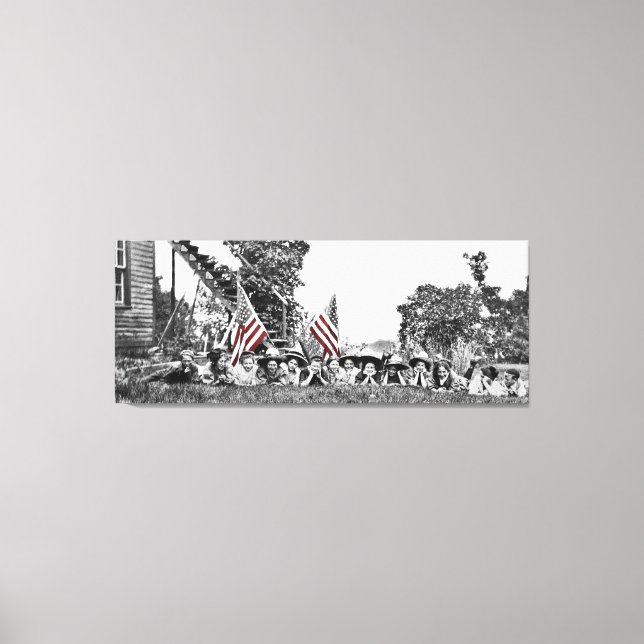 Toile Drapeau vintage féminin 1910 (Recto)