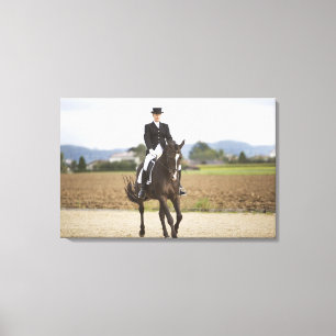 Toile exercice femelle de cavalier de dressage