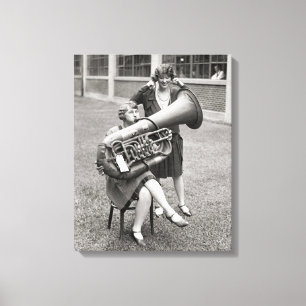 Toile Fille jouant du tuba, 1928