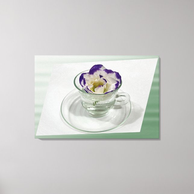 Toile Fleur violette blanche dans une tasse (Recto)
