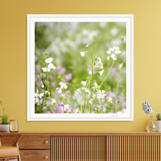Toile Fleurs sauvages délicates, blanches et lavande par