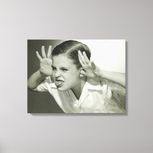 Toile Garçon faisant le visage