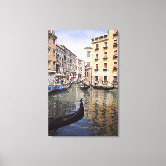 Toile Gondolas dans un canal, Venise, Italie (Recto)