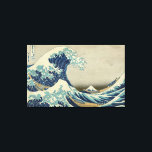 Toile Hokusai - La Grande Vague de Kanagawa<br><div class="desc">La Grande Vague au large de Kanagawa (神 奈 川 浪 沖 Kanagawa Oki Nami Ura, "Under a Wave of Kanagawa"), également connue sous le nom de La Grande Vague ou tout simplement La Vague, est un bloc de bois imprimé par l'artiste japonais Hokusai. Exemple de l'art ukiyo-e, il a...</div>