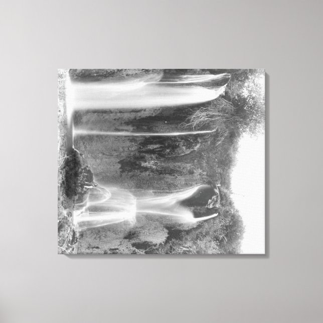 Toile Homme debout sous la chute de Spearfish Photograph (Recto)