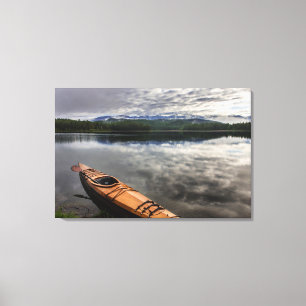 Toile Kayak en bois sur la rive du lac Beaver