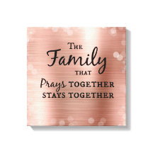 La famille qui prie ensemble reste unie