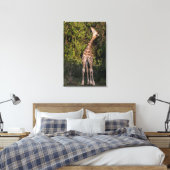 Toile La girafe atteignant jusqu'à mangent (Insitu(Bedroom))