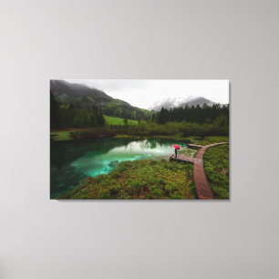 Toile Lac vert parapluie rouge