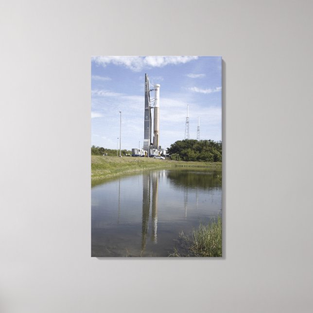 Toile L'Atlas V/Centaur arrive sur la commande de lancem (Recto)