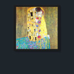 Toile Le baiser de Gustav Klimt, Art Nouveau Vintage<br><div class="desc">Le Kiss (Der Kuss) (1907/08) de Gustav Klimt est probablement son oeuvre la plus célèbre. Klimt a commencé à y travailler en 1907 et c'est le point culminant de sa soi-disant "période d'or". The Kiss est une vintage peinture d'amour et d'amour de l'époque victorienne Symbolisme mettant en vedette un couple...</div>