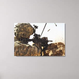 Toile le soldat engage les forces ennemies