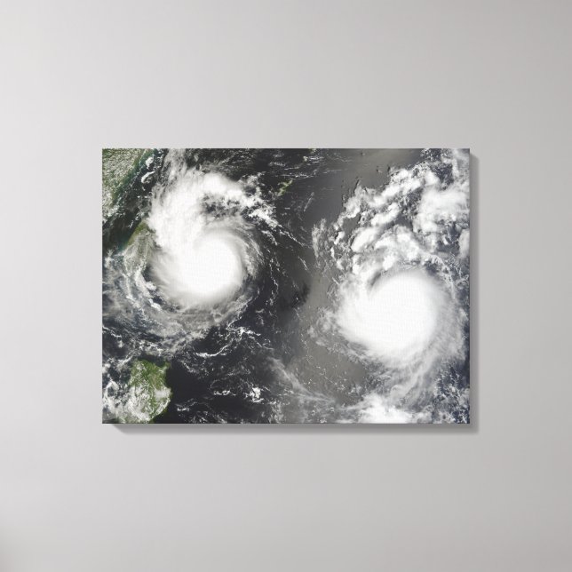 Toile Le typhon Saomai et la tempête tropicale Bopha (Recto)