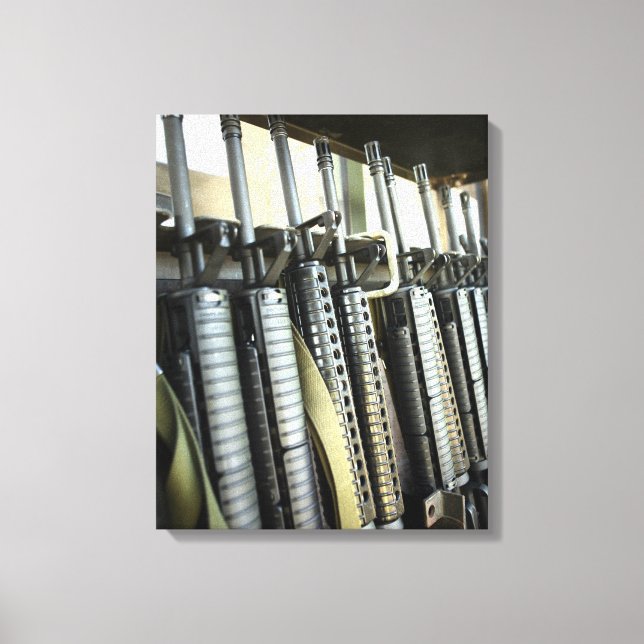Toile Les fusils d'assaut sont prêts sur le rack d'armes (Recto)