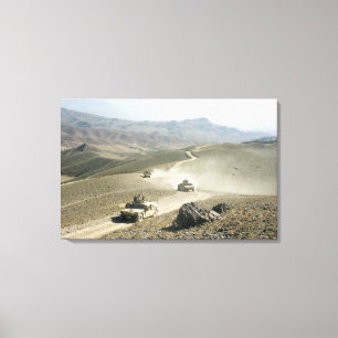 Toile Les humains traversent des routes de montagne acci