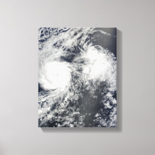 Toile L'ouragan Felicia et le cyclone Enrique à l'est de