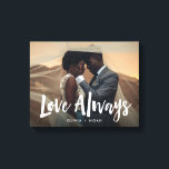 Toile Moderne et écriture manuscrite | Amour Toujours Ph<br><div class="desc">Cette simple mais élégante impression sur toile indique "amour toujours" dans un script manuscrit moderne et blanc par-dessus votre photo personnelle ou de mariage favorite,  avec la possibilité d'ajouter vos noms pour personnaliser.</div>