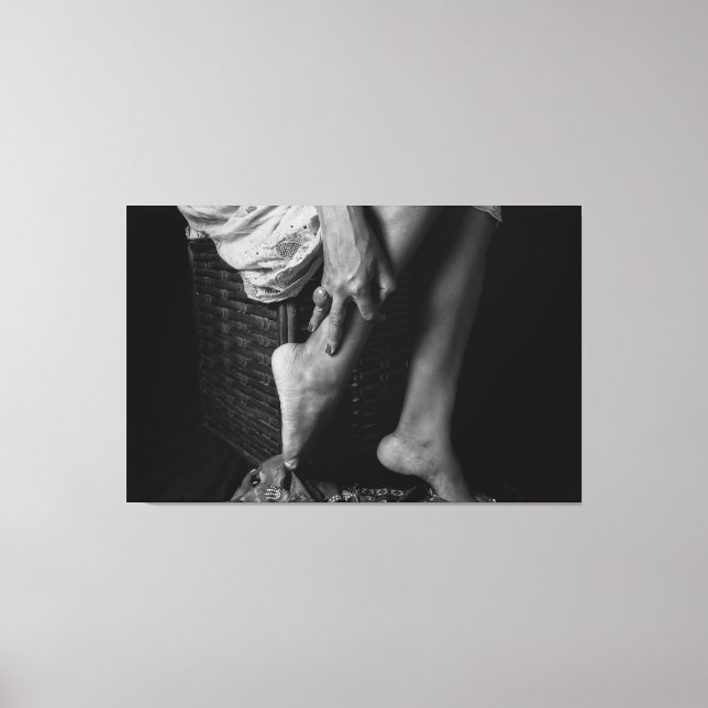 Toile Monochrome Grace: An Artistic Study (Recto)
