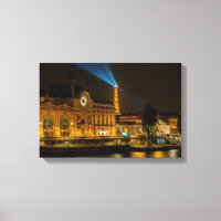 Musée d'Orsay à Paris la nuit