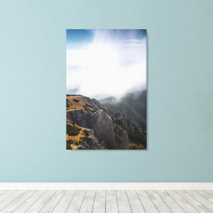 Toile Nuages roulant sur les montagnes