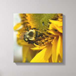 Toile Occupé Bee sur un tournesol