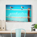 Toile Oiseaux de mer Océan Photo Good Vibes Typographie<br><div class="desc">Il y a de "bonnes vibes" tout autour chaque fois que vous regardez cette photographie toile d'art fin de goélands, blancs et gris se relaxer sur une barrière de cordes dressée contre l'océan turquoise. Fait un grand cadeau à toute occasion! Vous pouvez facilement personnaliser cet art mural plus je propose...</div>