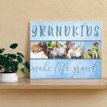 Toile Petits-enfants font la vie Grand 4 Photo Collage B<br><div class="desc">Créez votre propre toile personnalisée Imprimer pour les grands-parents spéciaux. Le texte dit "petits-enfants font grandir la vie", qui encadre un simple collage photo, contenant vos photos préférées. Le modèle est prêt pour vous à ajouter 4 photos des petits-enfants, de la famille et des grands-parents, qui sont en forme de...</div>