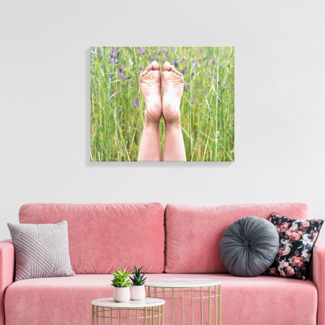 Toile pieds nus dans les fleurs sauvages de la prairie (Insitu(Salon))