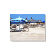 Plage de sable avec chaises et parasols Mur Art