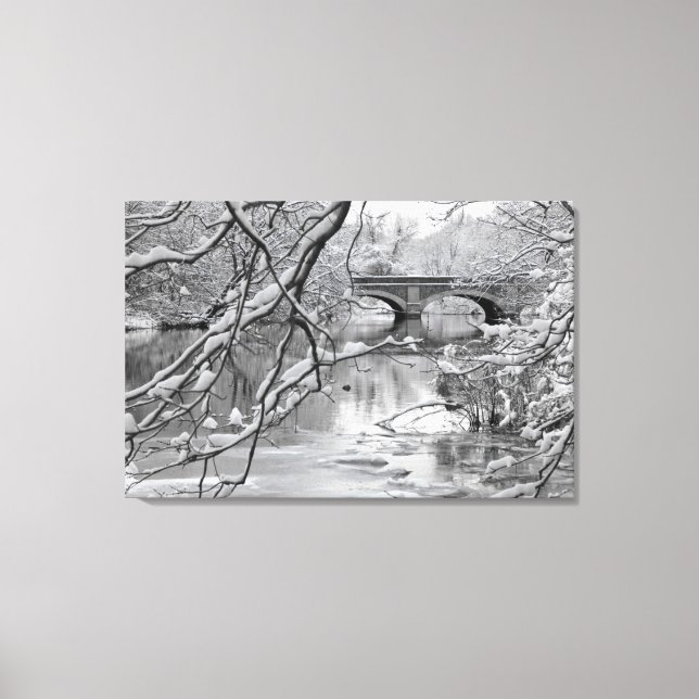 Toile Pont Arch au-dessus de la rivière Froid en hiver (Recto)