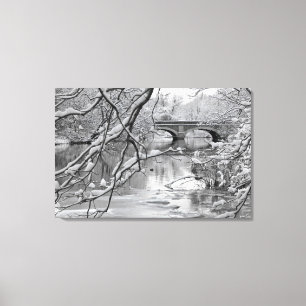 Toile Pont de voûte au-dessus de rivière congelée en