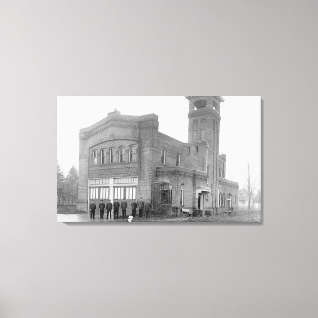 Toile Portland, OR Vue et tour de la caserne d'incendie (Recto)